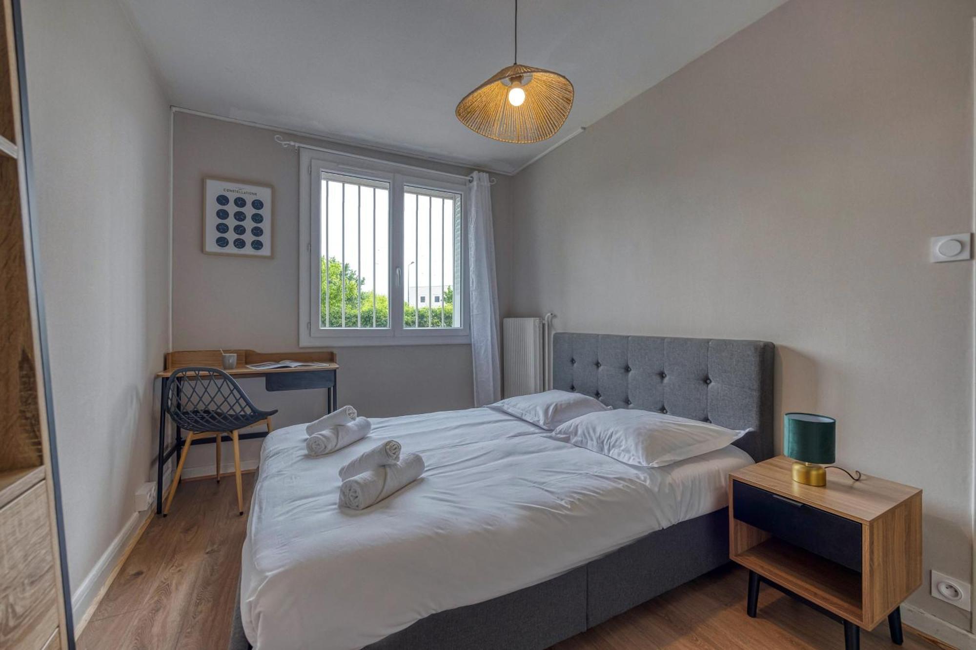 Le Liberation - Hotel Lesdigueres - Rocade Grenoble Kültér fotó